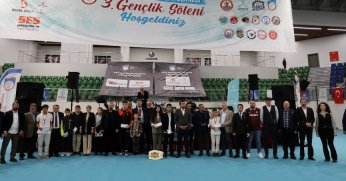 Gençlik şöleninde unutulmayacak bir akşam