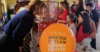 “Anneler Öğreniyor, Çocuklar Eğleniyor: