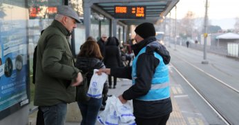 Büyükşehir, 4 bin 600 kandil simidi dağıttı