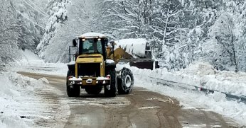 Büyükşehir aralıksız çalışıyor, kapalı yol bulunmuyor