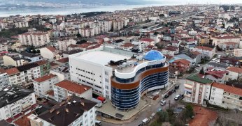 Derince Belediyesi hizmet binasında yoğun tempo