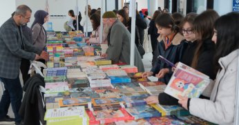 Dini Yayınlar Fuarı’na ziyaretçi akını