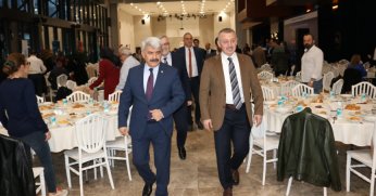 Büyükakın, Fransa dönüşü  sağlık çalışanlarıyla iftar yaptı