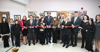 KOCAELİ GÜZEL SANATLAR LİSESİ KÜTÜPHANESİNE KAVUŞTU