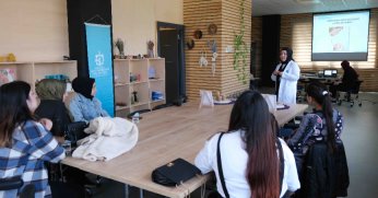 Anne ve anne adaylarına bebek sağlığı eğitimi