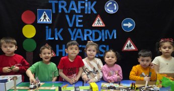 Trafik kurallarını eğlenerek öğrendiler