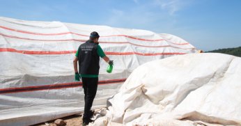 Büyükşehir, kurban pazar yerlerini ilaçlıyor