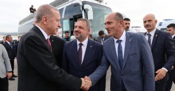 AK Parti Gölcük İlçe Başkanı Kemal Yavuz, yaptığı açıklamada tüm vatandaşların Kurban Bayramı’nı tebrik etti.