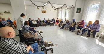 VALİ AKTAŞ GÖLCÜK HUZUREVİ SAKİNLERİ İLE BAYRAMLAŞTI