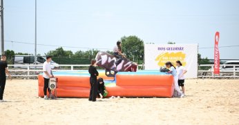 Kartepeli Gençler Ata Binerek Stres Attı