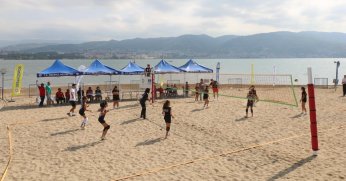Harikalar Sahili’nde Voleybol Şöleni