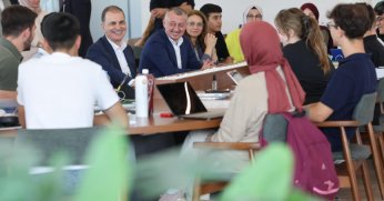 Ömer Çelik, Taze'ye gitti Milli İrade'yi çok beğendi