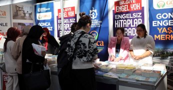 ÖZEL BİREYLER ZİYARETÇİLERLE BULUŞUYOR