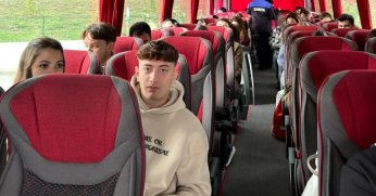 GÖLCÜK BELEDİYESİ'NDEN ÖĞRENCİLERE ÜCRETSİZ ULAŞIM DESTEĞİ