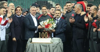 Tarihi maç öncesi Milli Takım'a moral verdiler