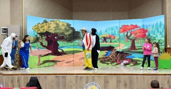 Gölcüklü Çocukları Neşelendiren Tatil Hediyesi