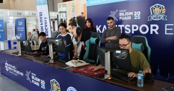 Bilişim Fuarı stantlarına 7’den 70’e yoğun ilgi