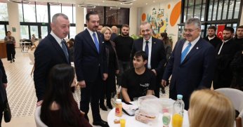 Kürşad Zorlu'dan Büyükakın'a tebrik