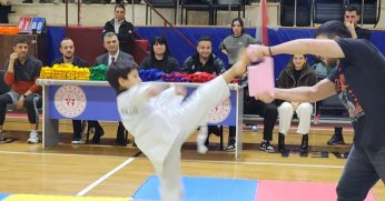 470 Gölcük Belediyespor Taekwondo Sporcusu Kuşak Atladı