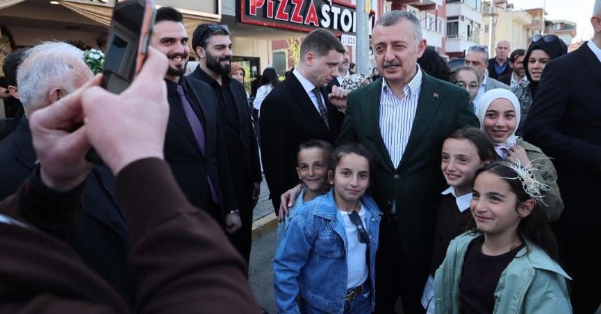 Başkan Büyükakın esnafları yalnız bırakmıyor