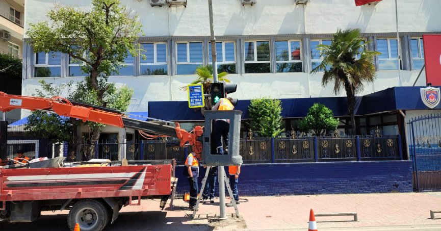 Büyükşehir’den sinyalizasyona 7/24 takip