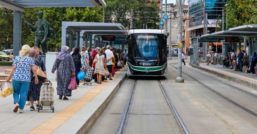 Akçaray’dan yeni rekor: Bir günde 85 bin 546 yolcu